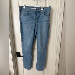 Levi's 311 Women's Shaping Skinny Jeans in Light Wash Blue